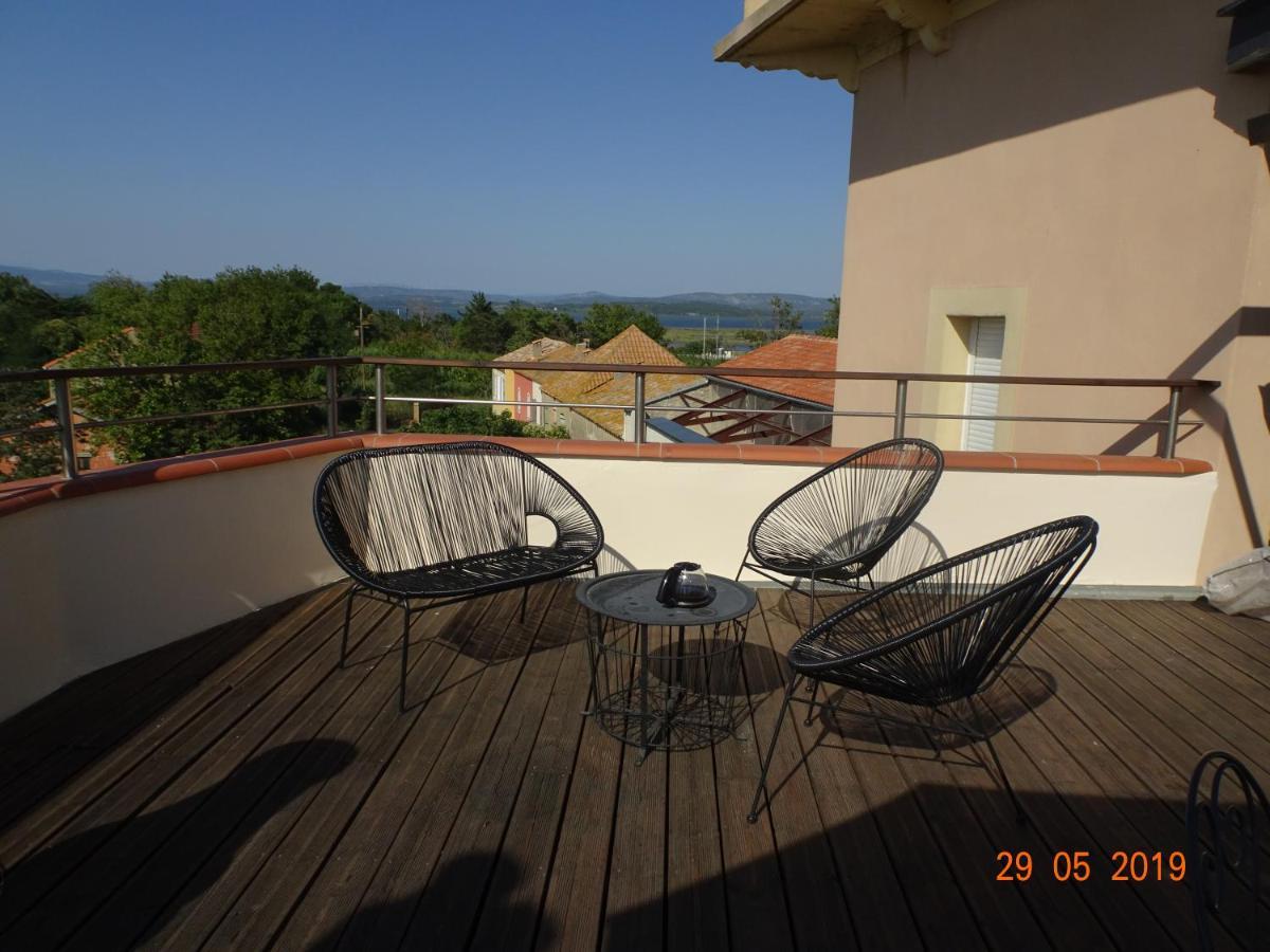 Domaine Du Petit Tournebelle Apartment Gruissan Bagian luar foto