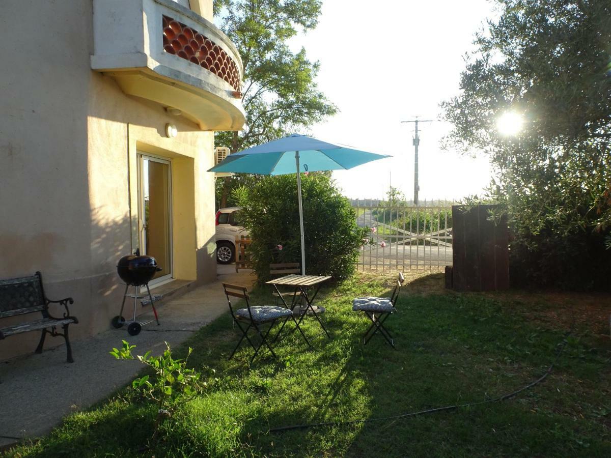Domaine Du Petit Tournebelle Apartment Gruissan Bagian luar foto